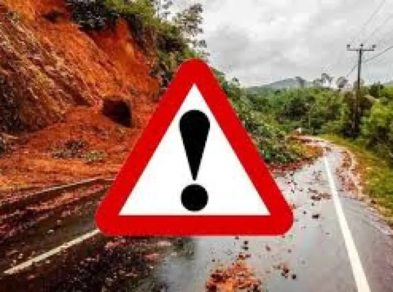 දිස්ත්‍රික්ක 4කට නායයාම් අවදානම් පිළිබඳ අනතුරු ඇඟවීමක්