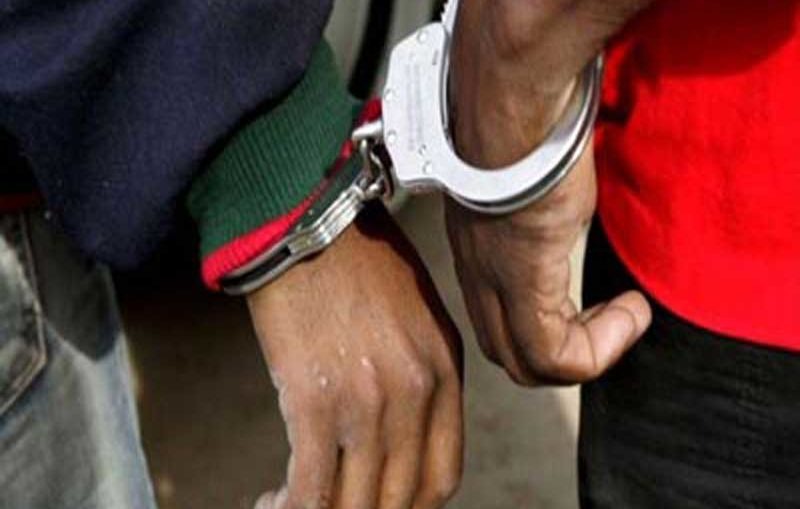  අල්ලස් ගැනීම සම්බන්ධව   මුලතිව් රෝහලේ නිලධාරීන් දෙදෙනෙක් අත්අඩංගුවට