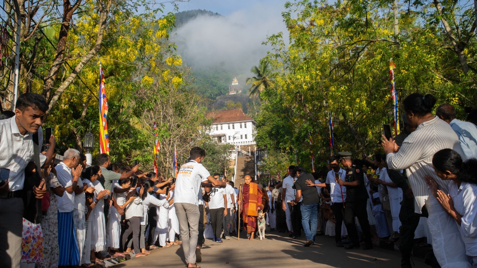සාම පාද යාත්‍රාවේ  දෙවැනි දිනය අදයි
