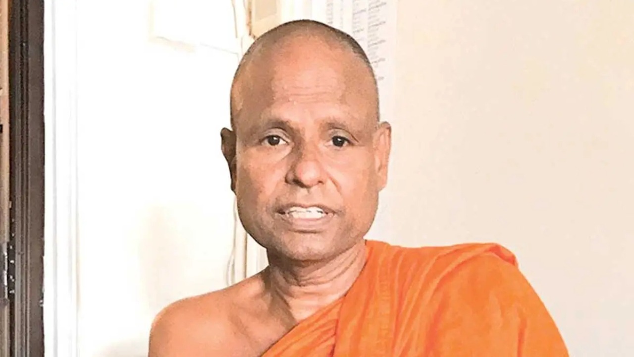 පල්ලේගම හේමරතන හිමි  අටමස්ථානාධිපති ධුරයෙන් ඉවත්කරයි